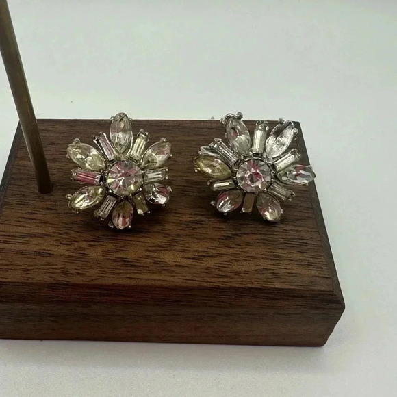 Vintage | Screwback Earrings | Mid Century | Rhinestones | Costume Jewelry - Picture 2 of 15